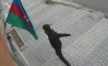 Bayrağa hörmətsizlik etdi, polis hərəkətə keçdi